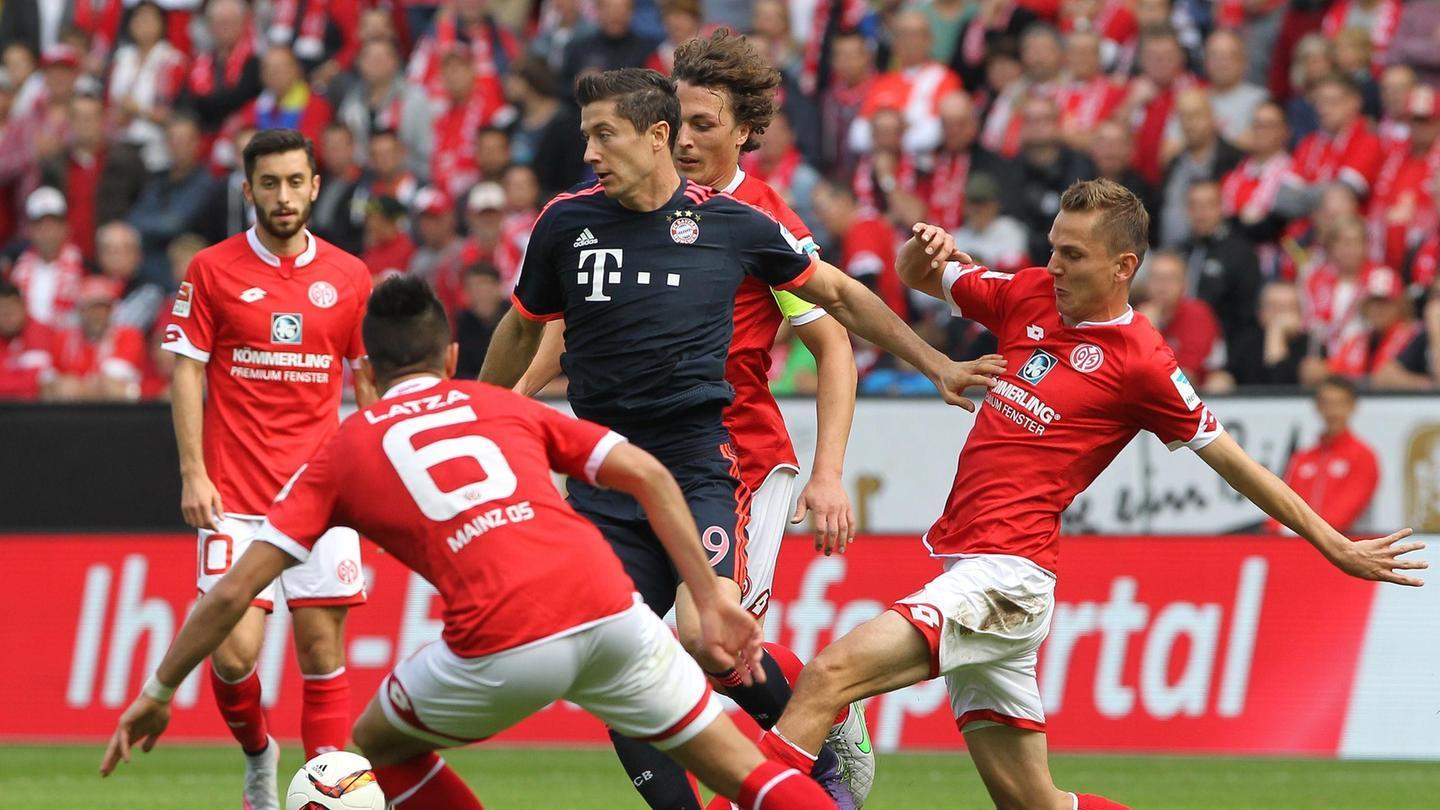 记者：皇马不愿与吕迪格续约，大巴黎准备送上报价（据悉皇马无意与吕迪格续约，巴黎圣日耳曼拟递交报价）