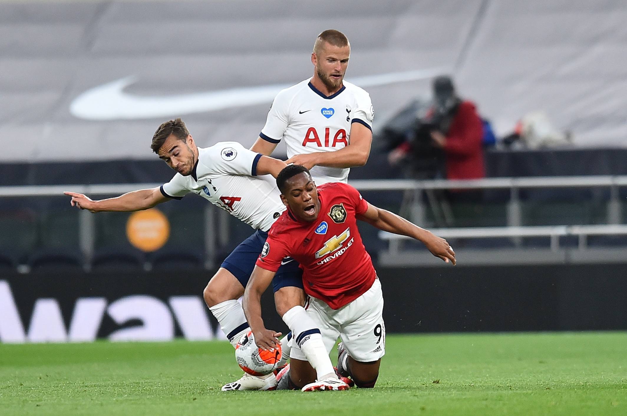 斯图尔特本赛季5次单场4+盖帽，追平文班&赫夫并列第一（斯图尔特本季5场4+封盖，与文班、赫夫并列榜首）