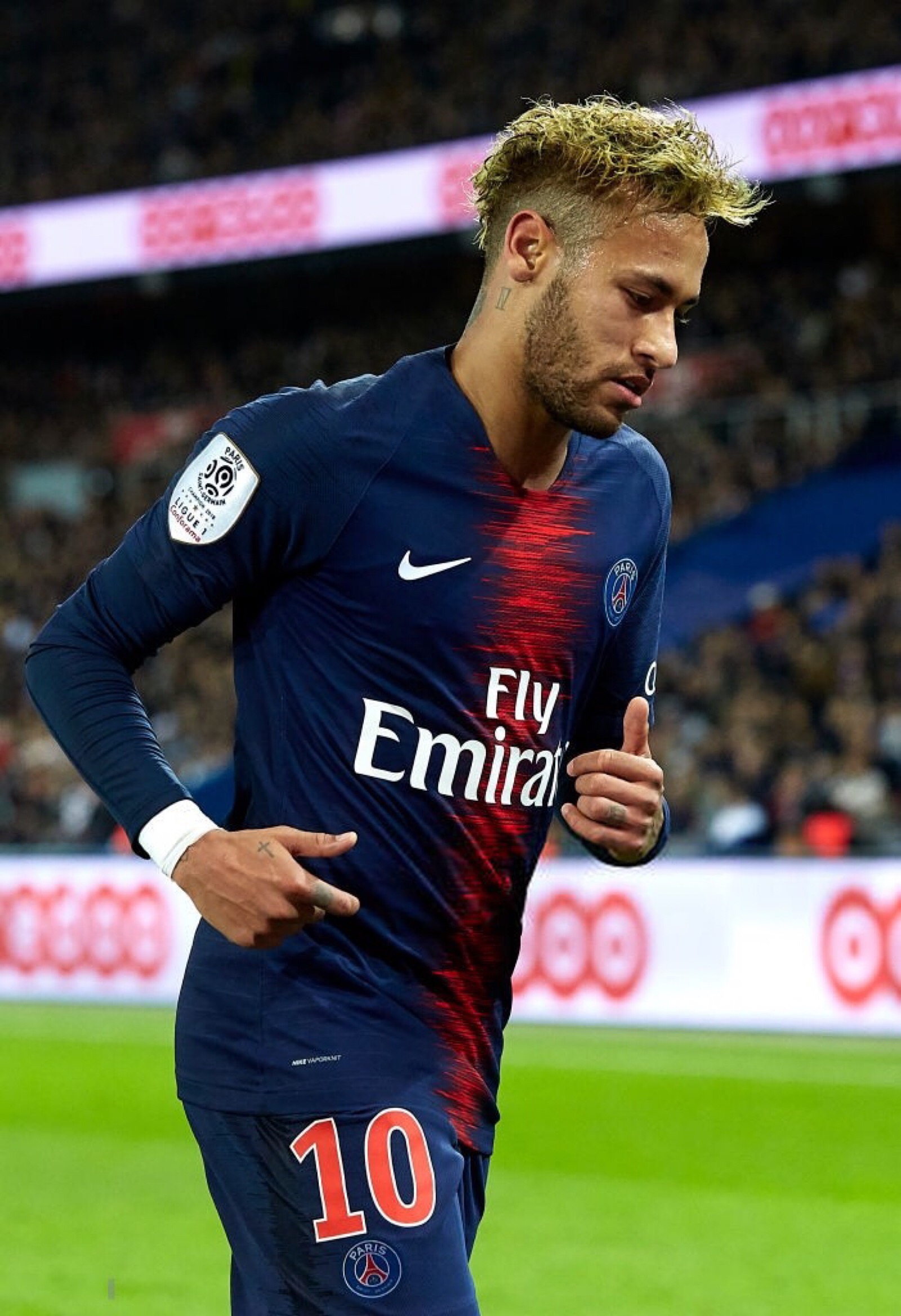 意甲战报：伊萨克森、厄德高破门，十人拉齐奥1-1博洛尼亚（意甲速递：伊萨克森、厄德高建功，十人拉齐奥1-1战平博洛尼亚）