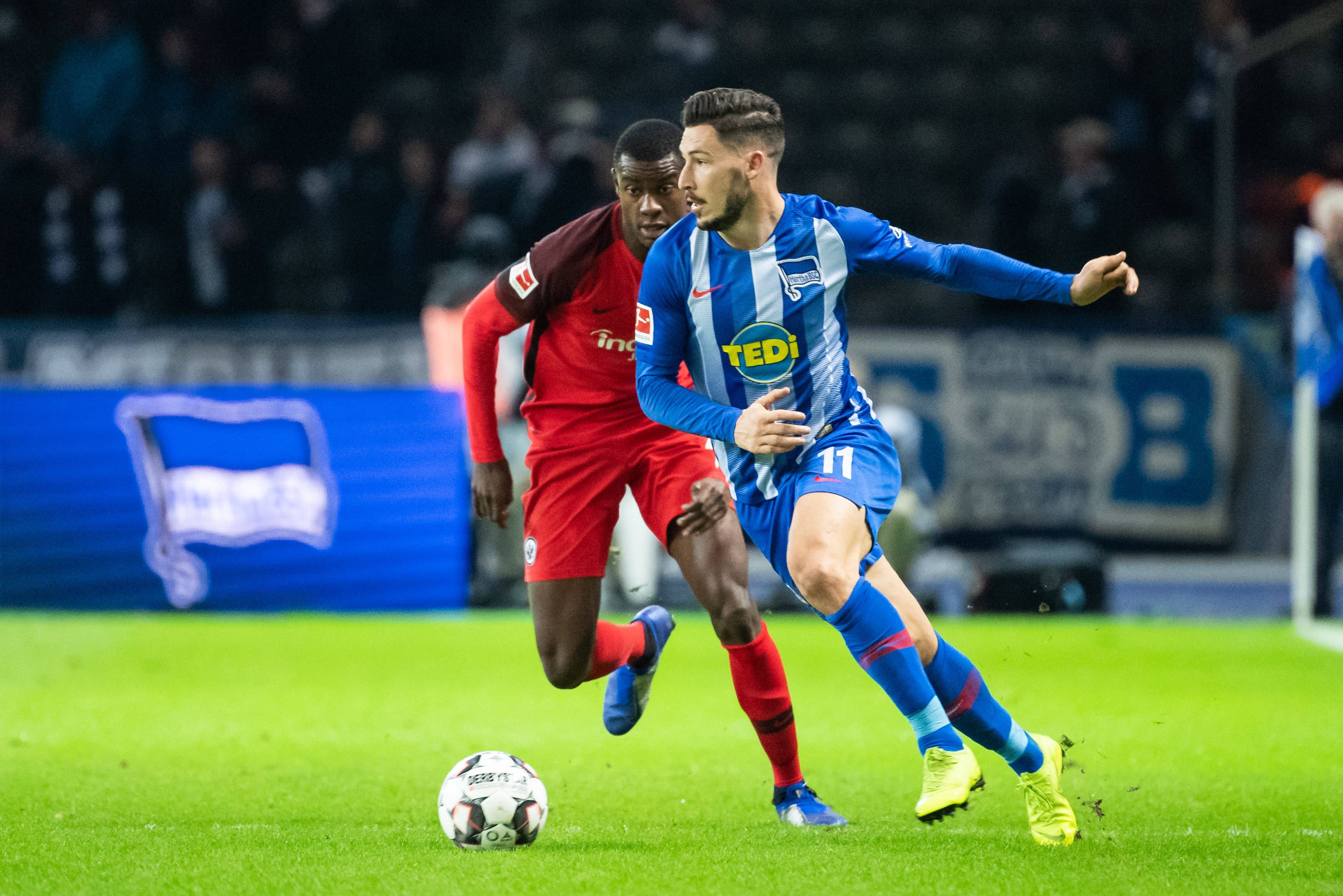 能否说明问题？74611人现场观看英格兰女足vs中国女足热身赛（英格兰女足vs中国女足热身赛吸引74611人到场，这个数字说明了什么？）