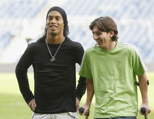 足球这项运动陪伴了我整个初高中，今天我十八岁了，...（十八岁这天，回望与足球同行的初高中岁月）