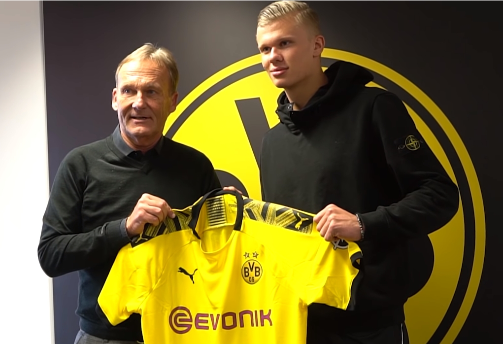 姆伯莫打进一球，吃到一张黄牌，赛后收获7.8的虎扑评分！