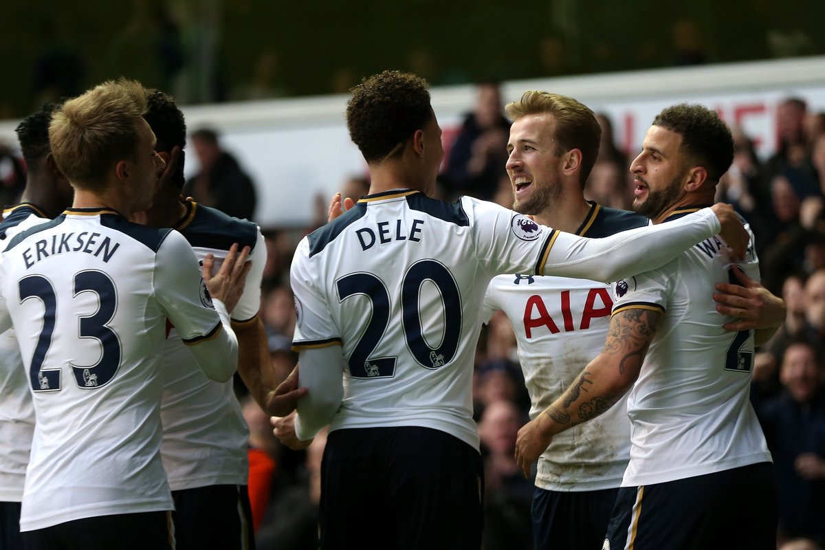 见证！国乒队员登上领奖台（直击：国乒队员荣登领奖台）