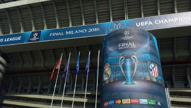 每体：巴萨内部分析过凯恩的情况，双方都不急于采取行动