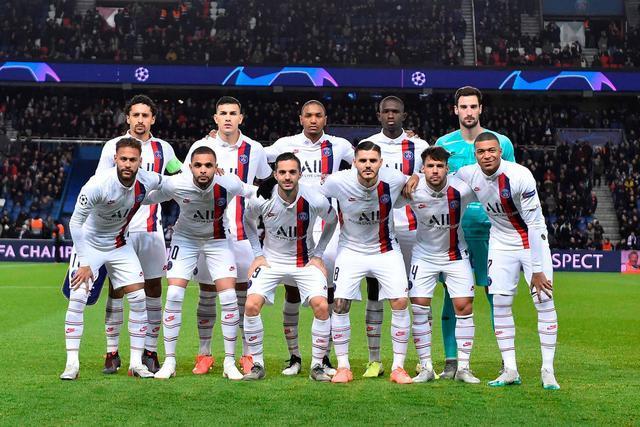 迷你罗助葡萄牙U16夺冠，乔治娜和C罗母亲现场见证