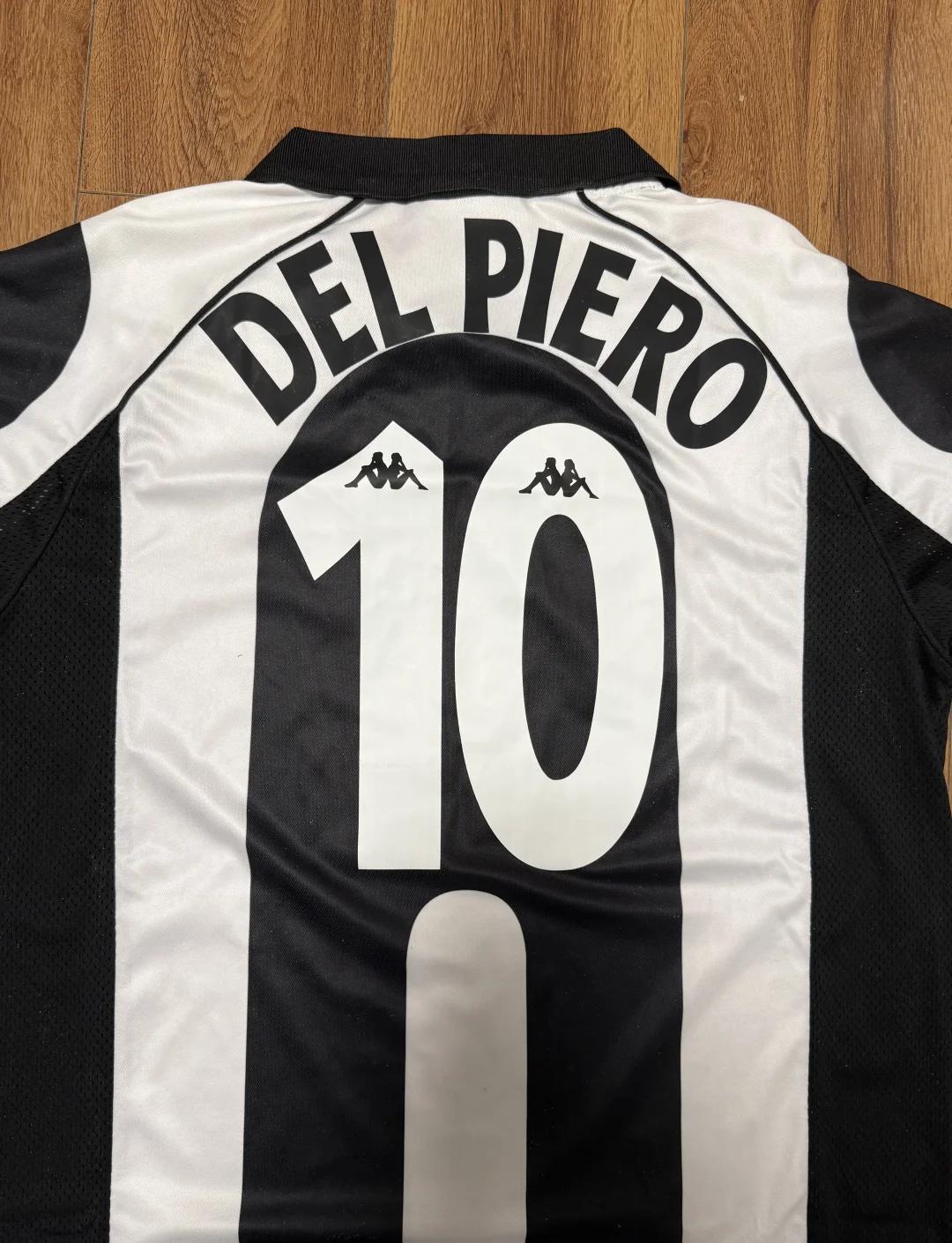 西甲榜首之争再次白热化（西甲榜首争夺再度升温）