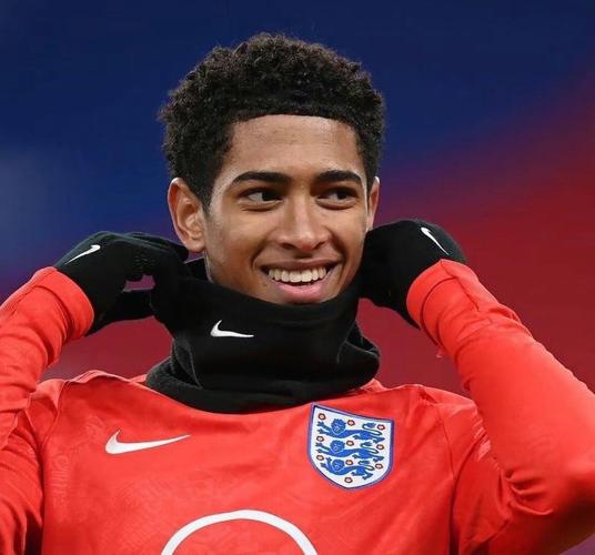 前教练：莱奥小时候的天赋只有C罗能与之相比（前教练：少年莱奥的天赋仅C罗能匹敌）