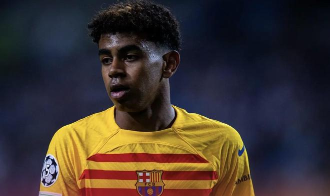 状态低迷！狄龙全场16中4，正负值-47（手感不佳！狄龙全场16投仅4中，正负值-47）