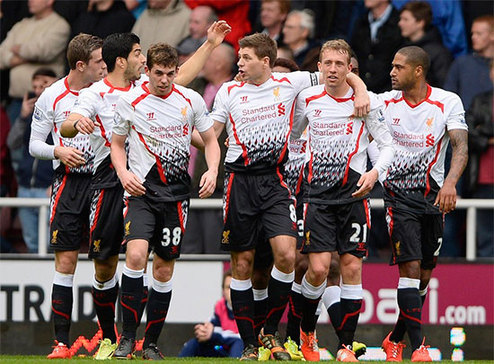 五大联赛仍有三支球队联赛不胜：狼队、维罗纳、佛罗伦萨（五大联赛尚有三队未尝联赛胜绩：狼队、维罗纳、佛罗伦萨）