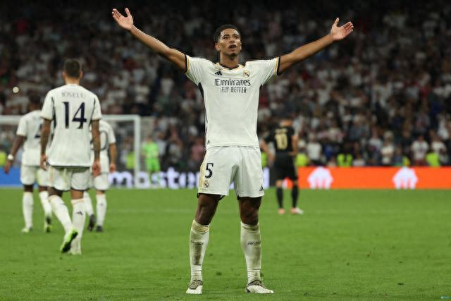 如何提升传中成功率？（提升传中成功率的关键方法）