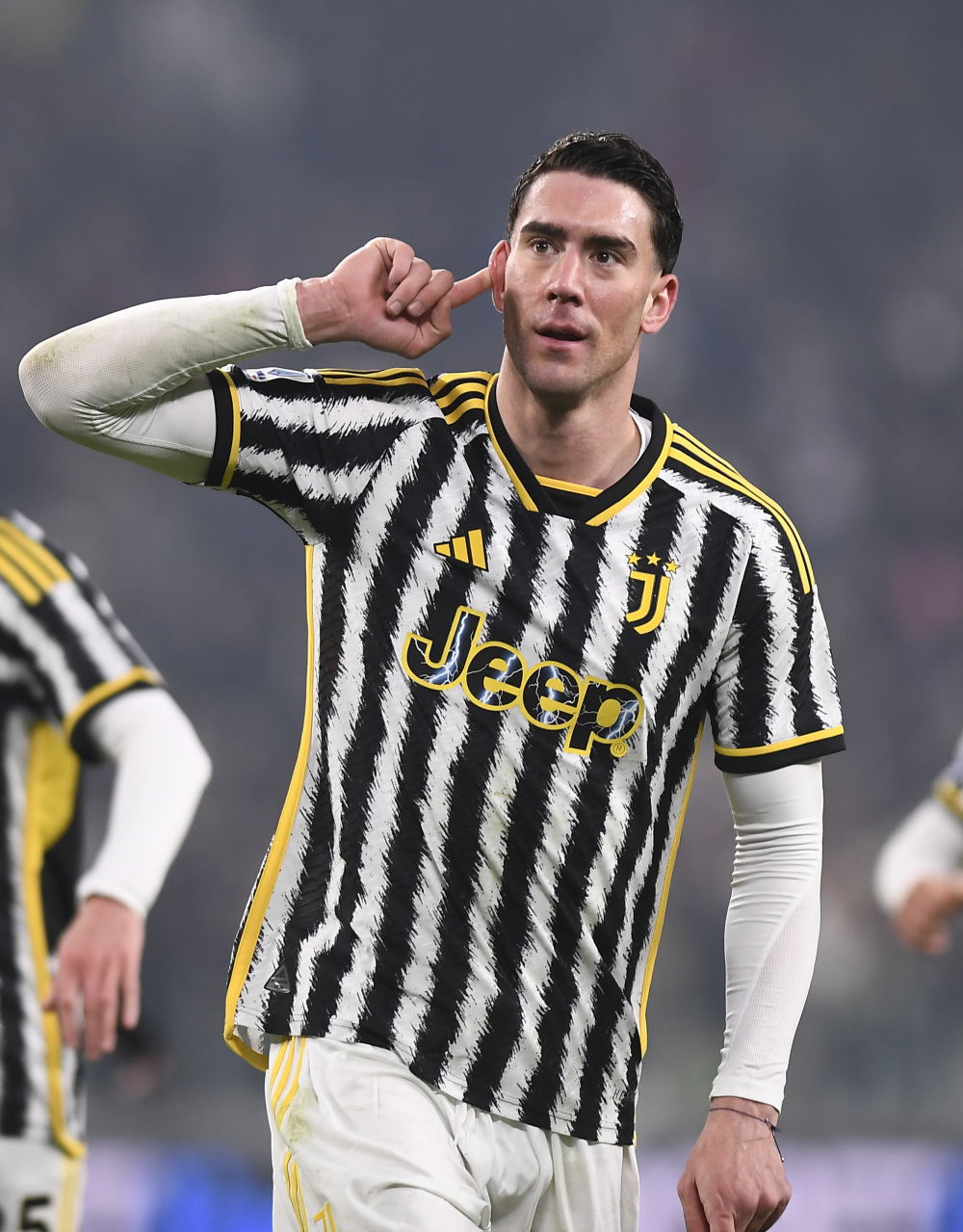 因全队近两年未收到奖金，正备战世非预附加赛的尼日利亚队抵制了训练（奖金两年未发，备战世非预附加赛的尼日利亚队集体罢训）