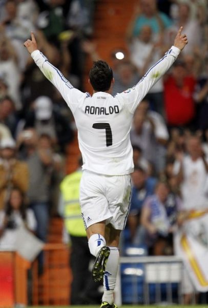 邮报：帕尔默有望战巴萨时复出，拉维亚将至少伤缺一个月（英媒：帕尔默或在对阵巴萨时复出，拉维亚预计至少伤停一个月）