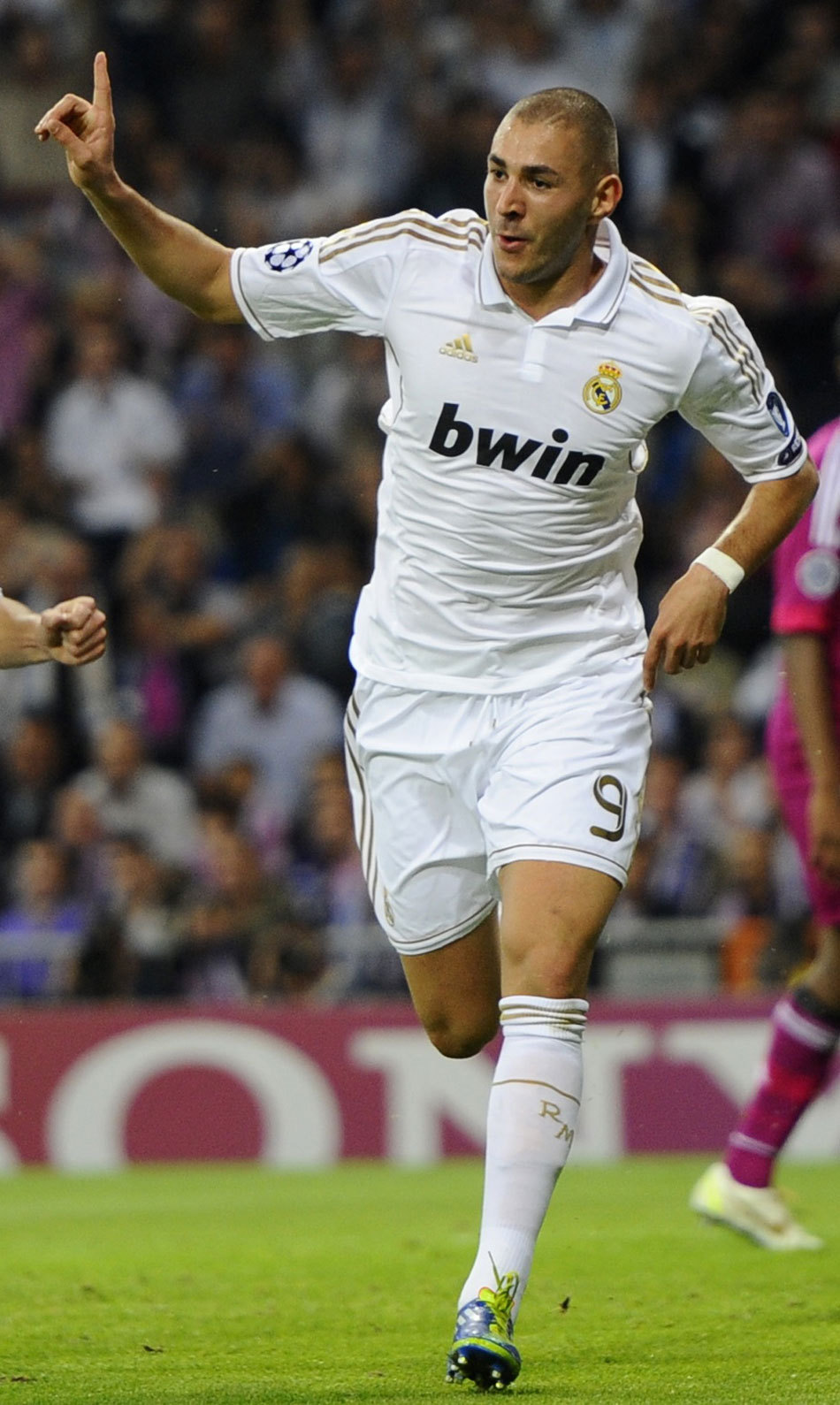 比赛集锦：拉齐奥2-0莱切（拉齐奥2-0莱切精彩回顾）