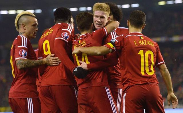 中场球员的职责是什么？（中场球员的主要职责有哪些？）