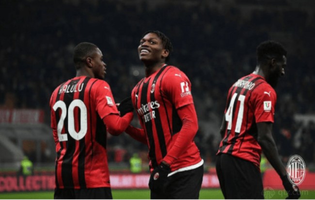 科里纳：正提议世界杯中VAR扩宽应用，复核角球+介入两黄判罚（科里纳：推动世界杯扩大VAR应用，复核角球并介入两黄判罚）