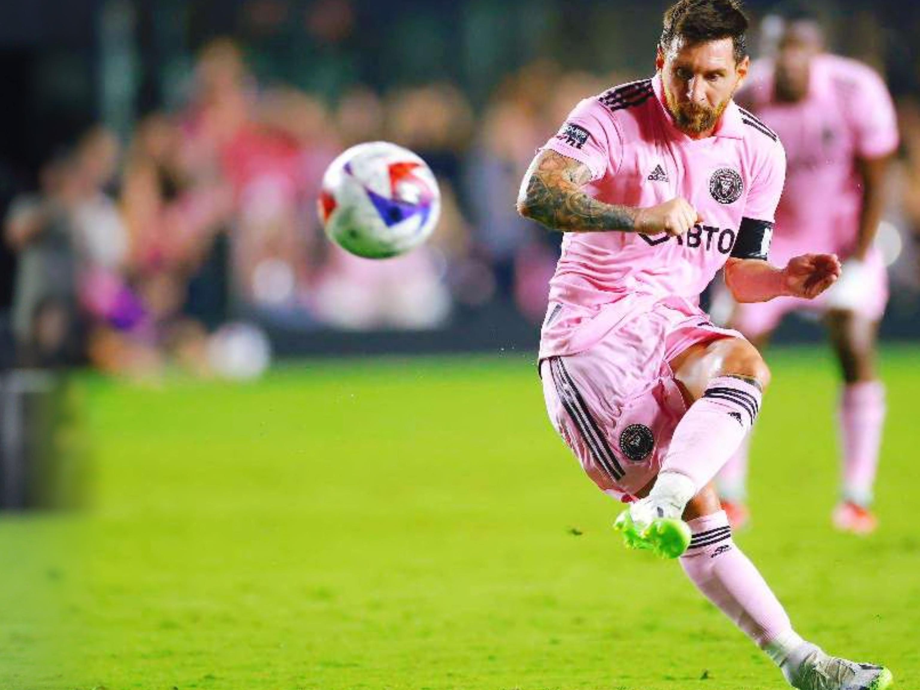 韩鹏：徐根宝指导80多岁高龄还在工作一线，这非常让人感动