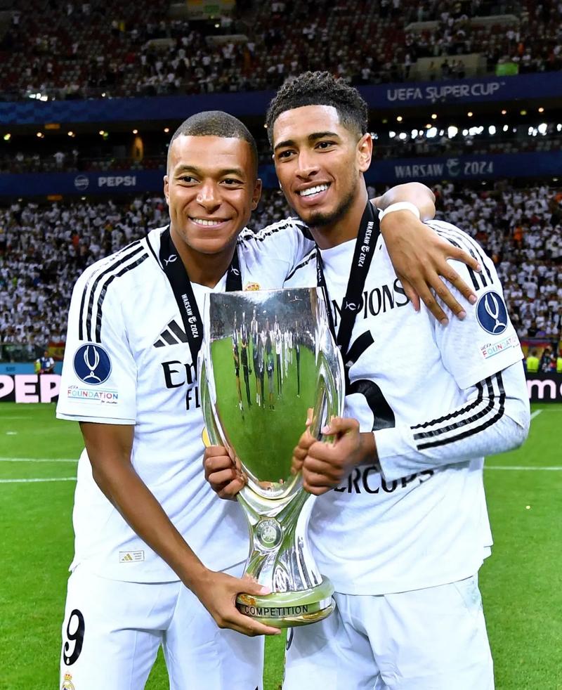 拉齐奥官方：罗维拉成功接受腹股沟手术（拉齐奥官宣：罗维拉腹股沟手术顺利完成）