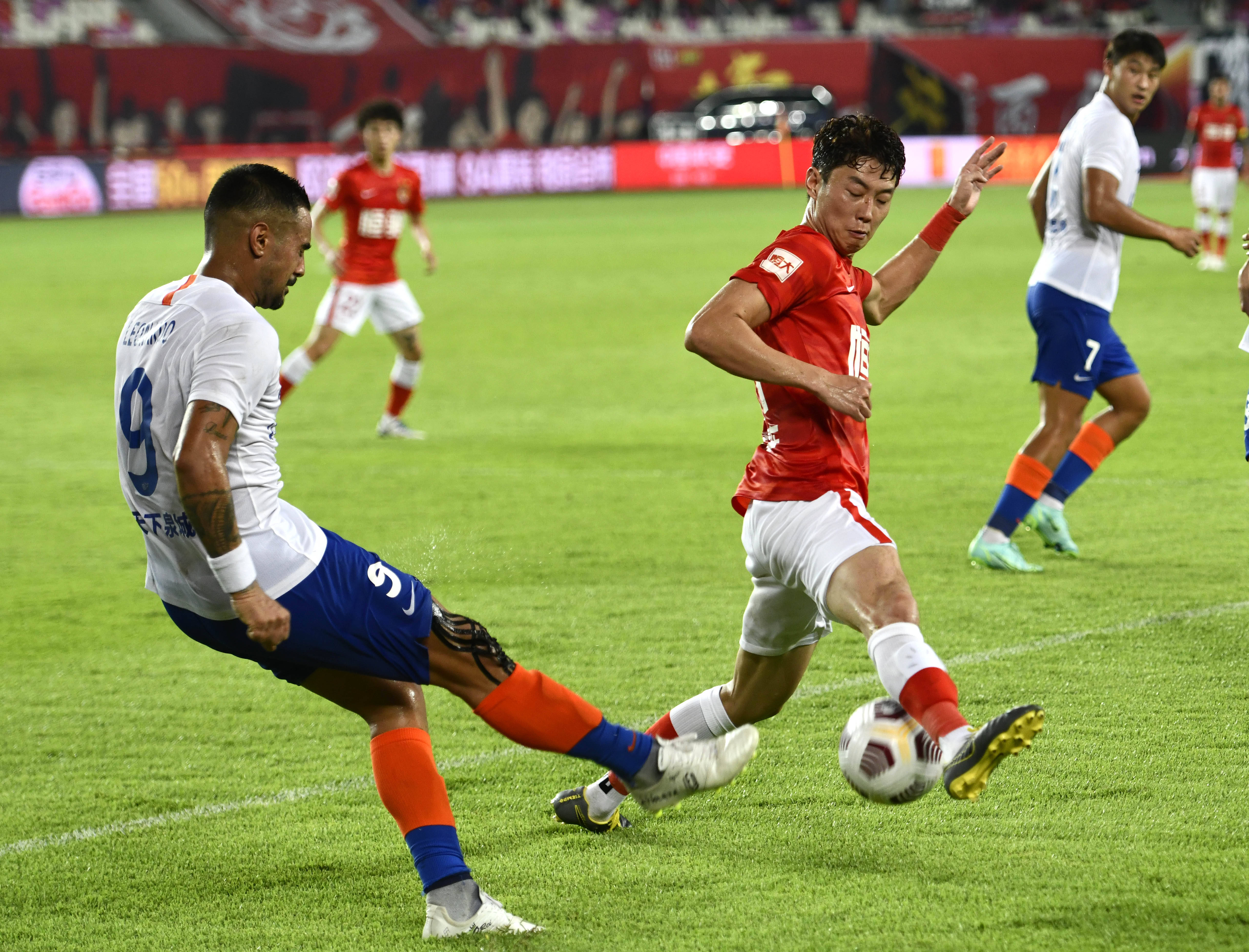 混团世界杯：国乒8-2法国，6连胜！王曼昱救4个局点，大胖惨遭逆转